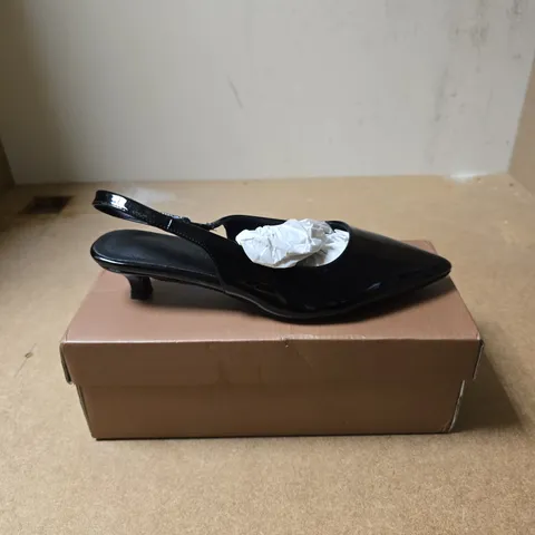 XY LONDON BLACK PATENT SLINGBACK HEELS, UK 7