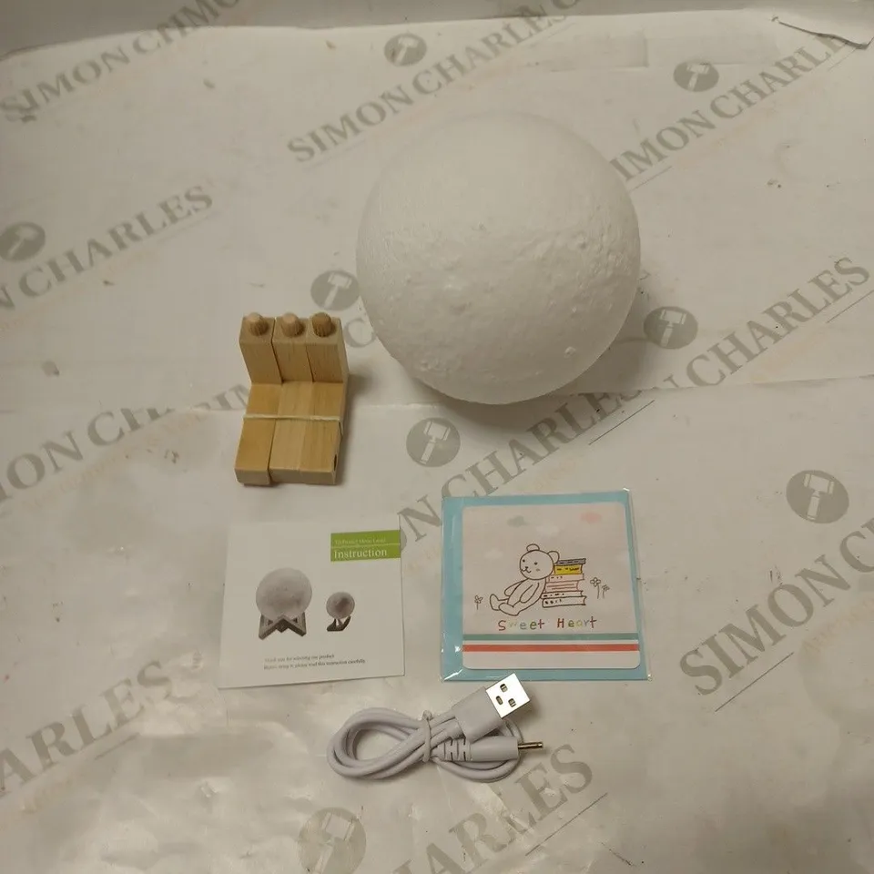 BOXED 3D PRINTED MINI LAMP WITH MOUNT, STICKERS, USB CABLE AND INSTRUCTIONS