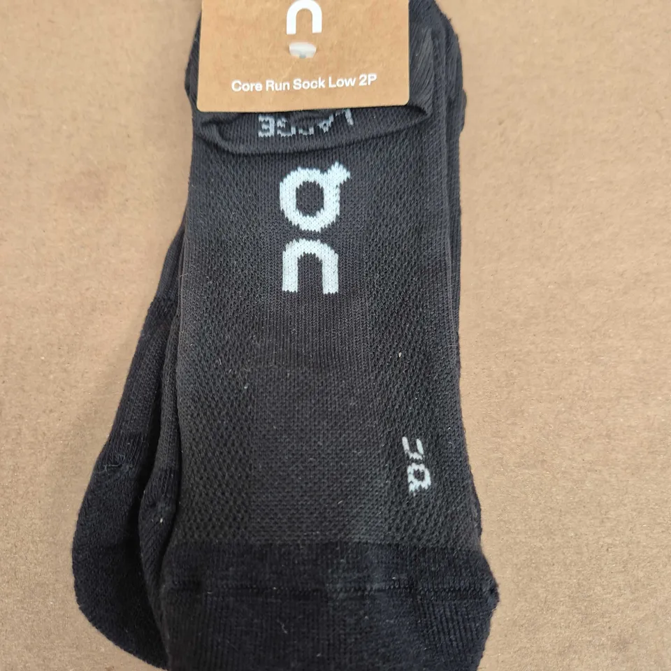 ON CORE RUN SOCK LOW 2P – BLACK, UK L
