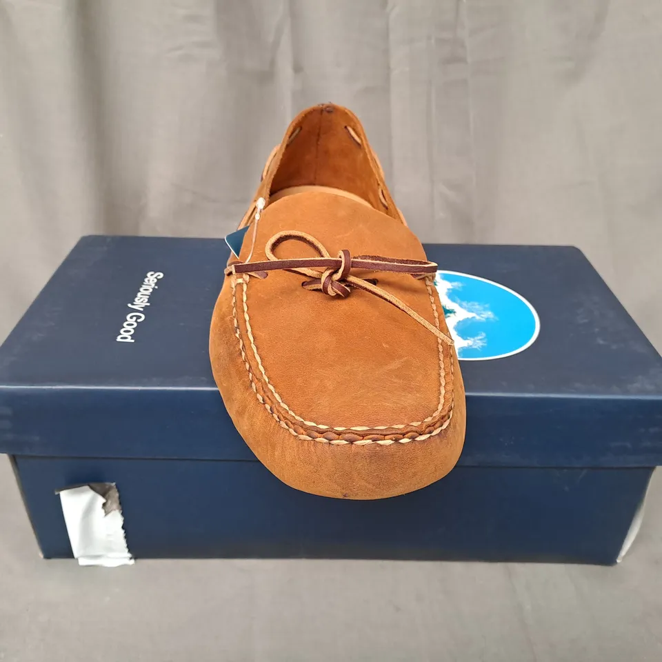 BOXED PAIR OF ORCA BAY NAVAJO SHOES IN SAND EU SIZE 45
