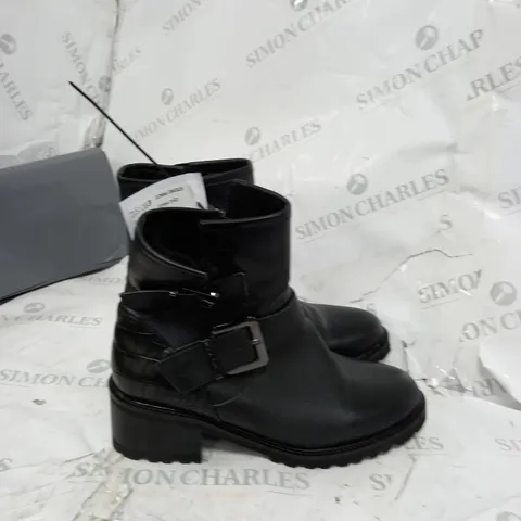 MO DA IN PELLE SIZE 42 BOOTS