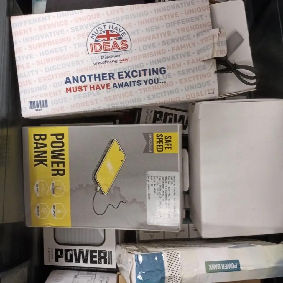 APPROXIMATELY 20 ASSORTED SMARTPHONE POWERBANKS 
