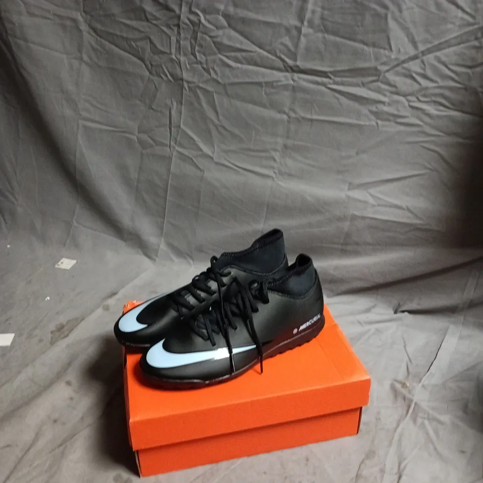 NIKE MERCURIAL SUPERFLY 10 CLUB FOOTBALL BOOTS – BLACK/LIGHT BLUE, UK 5.5 (BOXED)