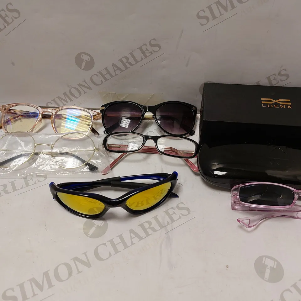 LOT OF APPROX 20 ASSORTED PAIRS OF GLASSES/SUNGLASSES