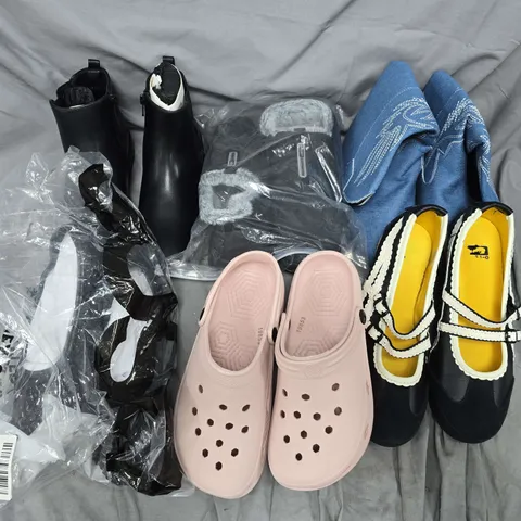 APPROXIMATELY 15 PAIRS OF ASSORTED SHOES TO INCLUDE BRANDS SUCH AS TIGER, FASHION, JD WILLIAMS, ETC - COLLECTION ONLY