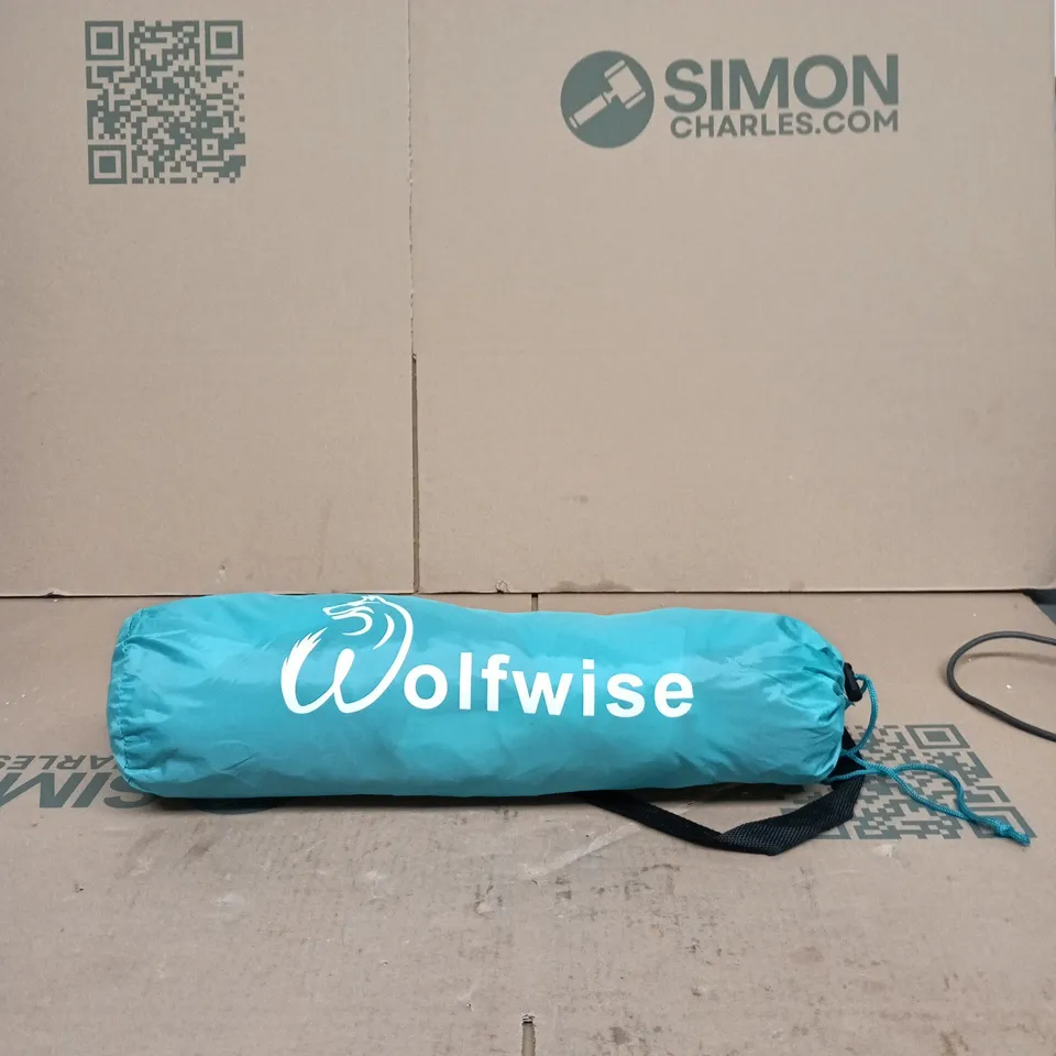 WOLFWISE CAMPING TENT IN TURQUOISE WITH CARRY BAG