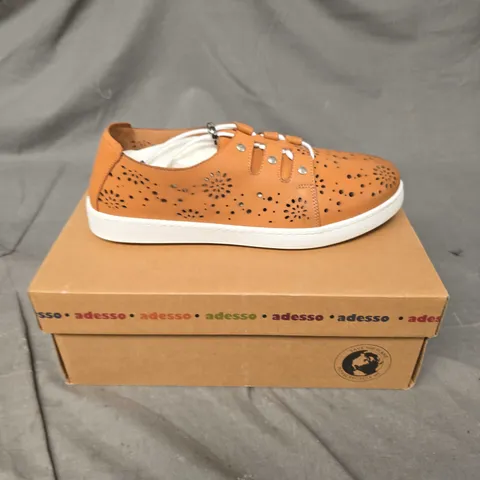 BOXED PAIR OF ADESSO FLORAL PINHOLE TRAINERS IN TAN - 7