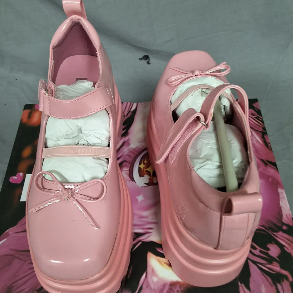 BOXED KOI KAWAII DOLL TRIDENT MARY JANE'S IN PINK -UK 4