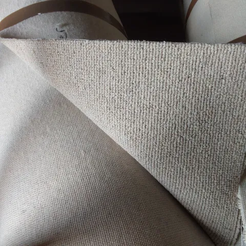 ROLL OF QUALITY DESIGNER CARPET - APPROXIMATELY 13.8 X 0.95M