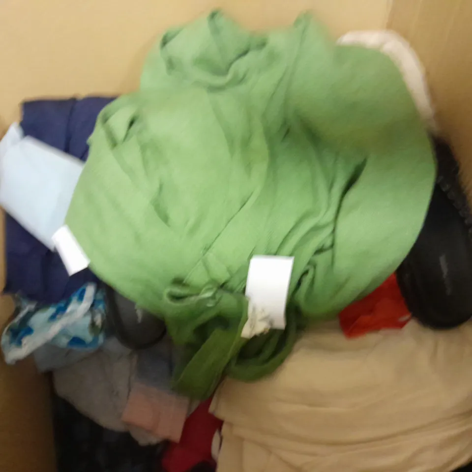 BOX OF APPROXIMATELY 15 CLOTHING ITEMS TO INCLUDE TROUSERS, CARDIGAN, JUMPER ETC