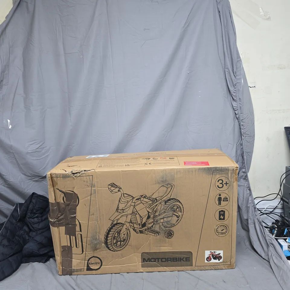 BOXED EVO RALLY MOTORBIKE - RACER