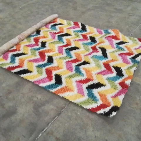 QUALITY DESIGNER AREA RUG - APPROXIMATELY 180X120CM