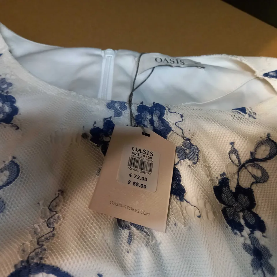 OASIS WHITE/BLUE NET DETAILED TEA DRESS - SIZE 10