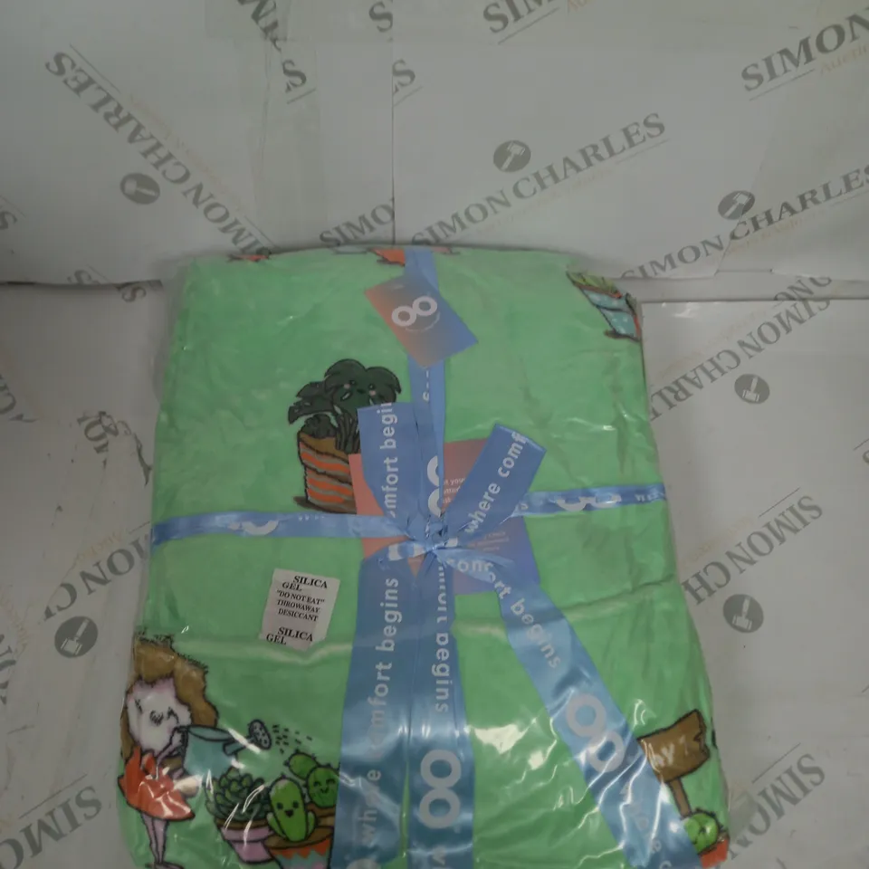 OODIE HOODED OVERSIZED BLANKET - CACTUS PATTERN