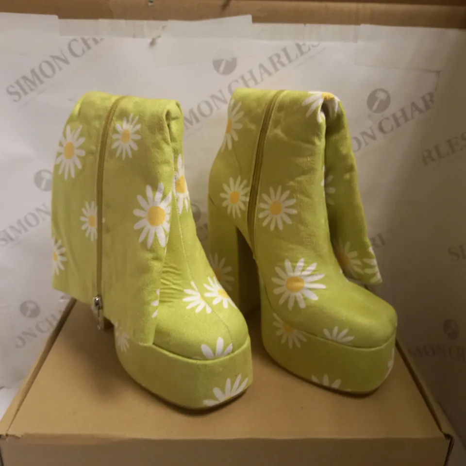 KOI VEGAN CRAZY DAISY GREEN PLATFORM LONG BOOTS - SIZE 3