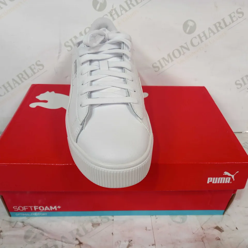 BOXED PAIR OF PUMA TRAINERS IN WHITE UK SIZE 6