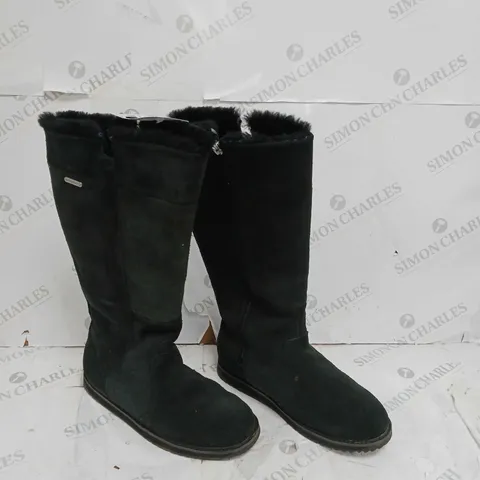 UNBOXED PAIR OF EMU AUSTRALIA "MOONTA" WATERPROOF KNEE LEATHER BOOTS, BLACK - SIZE 6