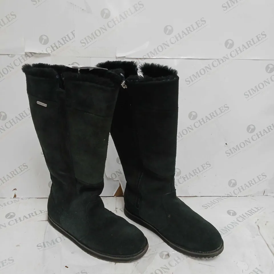 UNBOXED PAIR OF EMU AUSTRALIA "MOONTA" WATERPROOF KNEE LEATHER BOOTS, BLACK - SIZE 6