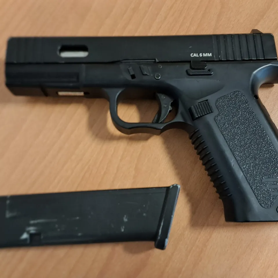 UNBOXED KWC GAS POWERED 6MM BB PISTOL