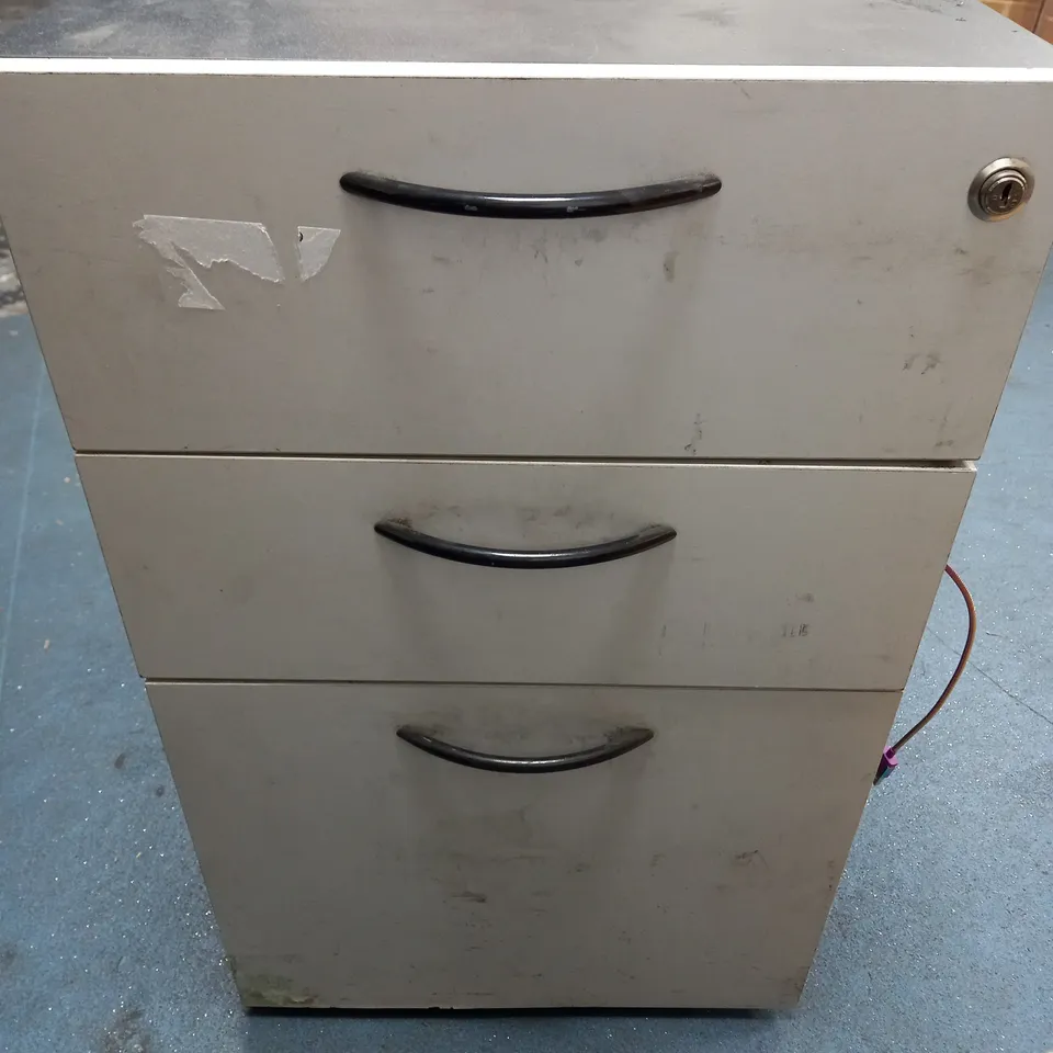 DRAWER UNIT ON WHEELS - COLLECTION ONLY 