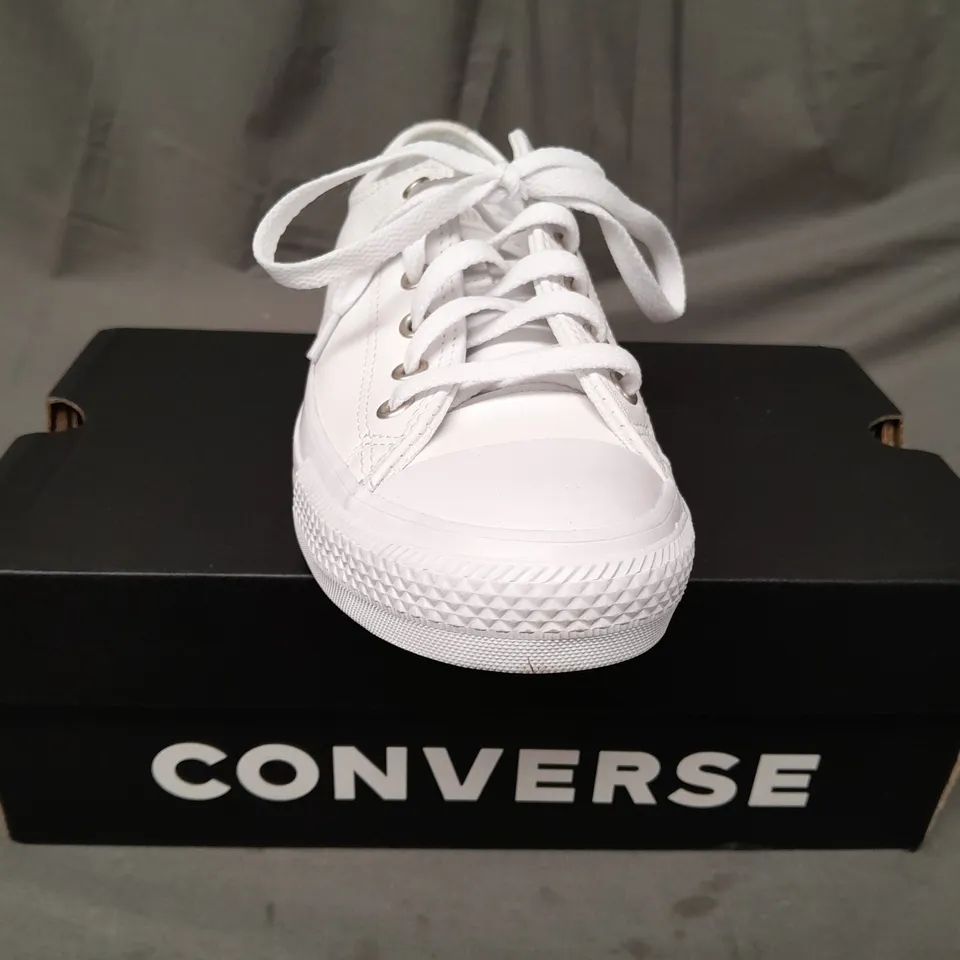 BOXED PAIR OF CONVERSE SHOES IN WHITE UK SIZE 5
