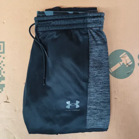 UNDER ARMOUR PANTS IN BLACK SIZE YOUTH XL
