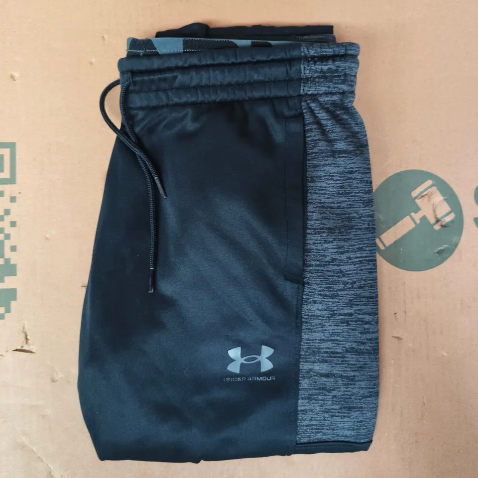 UNDER ARMOUR PANTS IN BLACK SIZE YOUTH XL