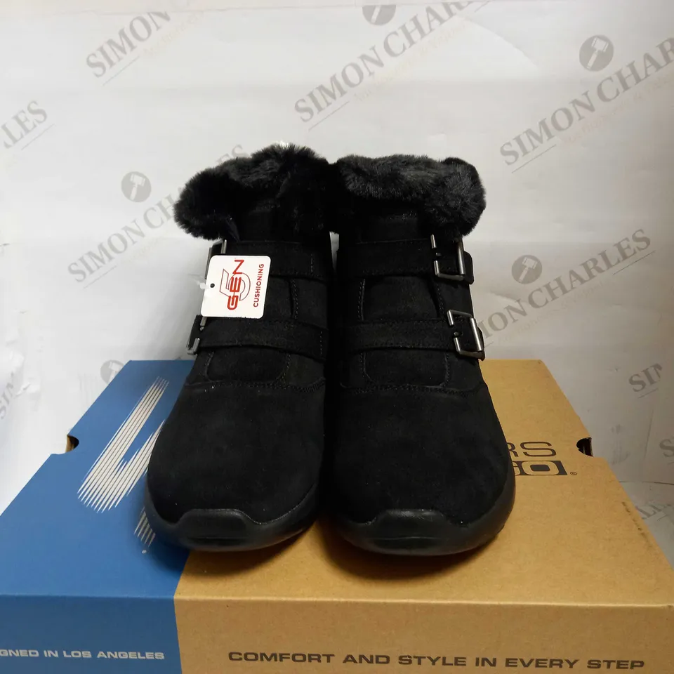 SKECHERS WINTER ON THE GO FAUX FUR TRIM BLACK BOOTS - UK SIZE 8
