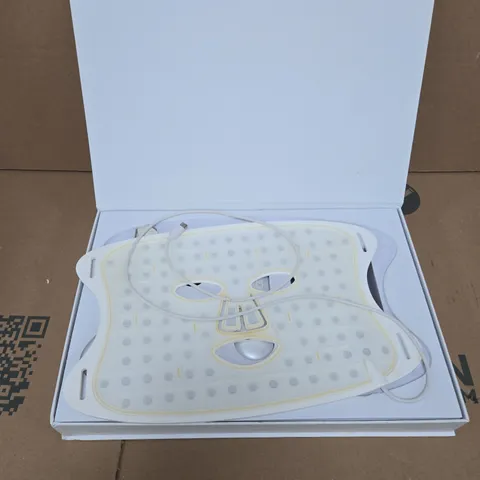 BEAUTECH LED FACE MASK – WHITE, BOXED