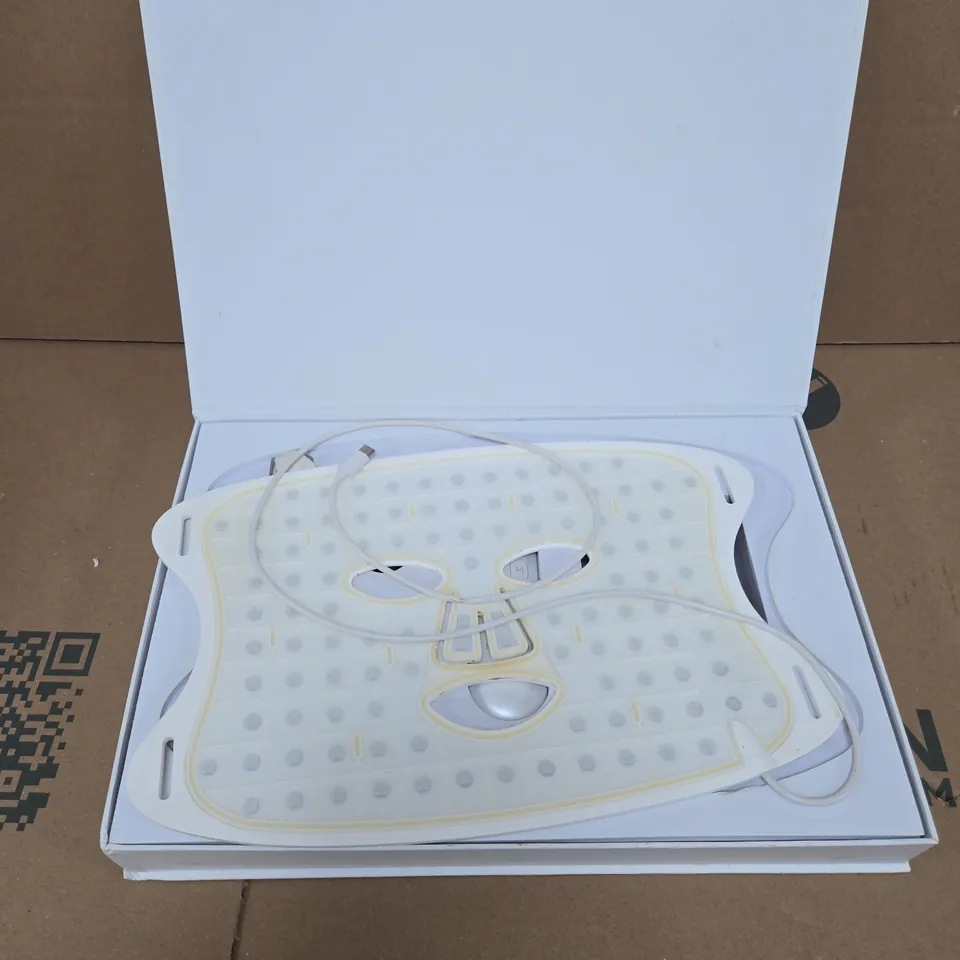 BEAUTECH LED FACE MASK – WHITE, BOXED