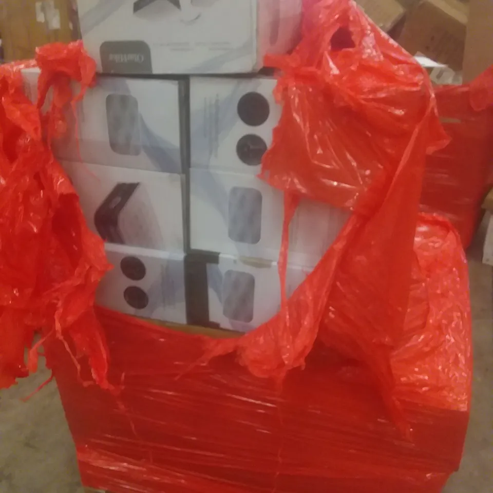 PALLET OF ASSORTED ITEMS INCLUDING DOUBLE AIR MATTRESSES, OFFICE CHAIR