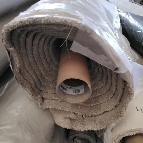 ROLL OF QUALITY ULTIMATE EXPRESSIONS LINE CARPET // APPROX SIZE: 5 X 7.6m