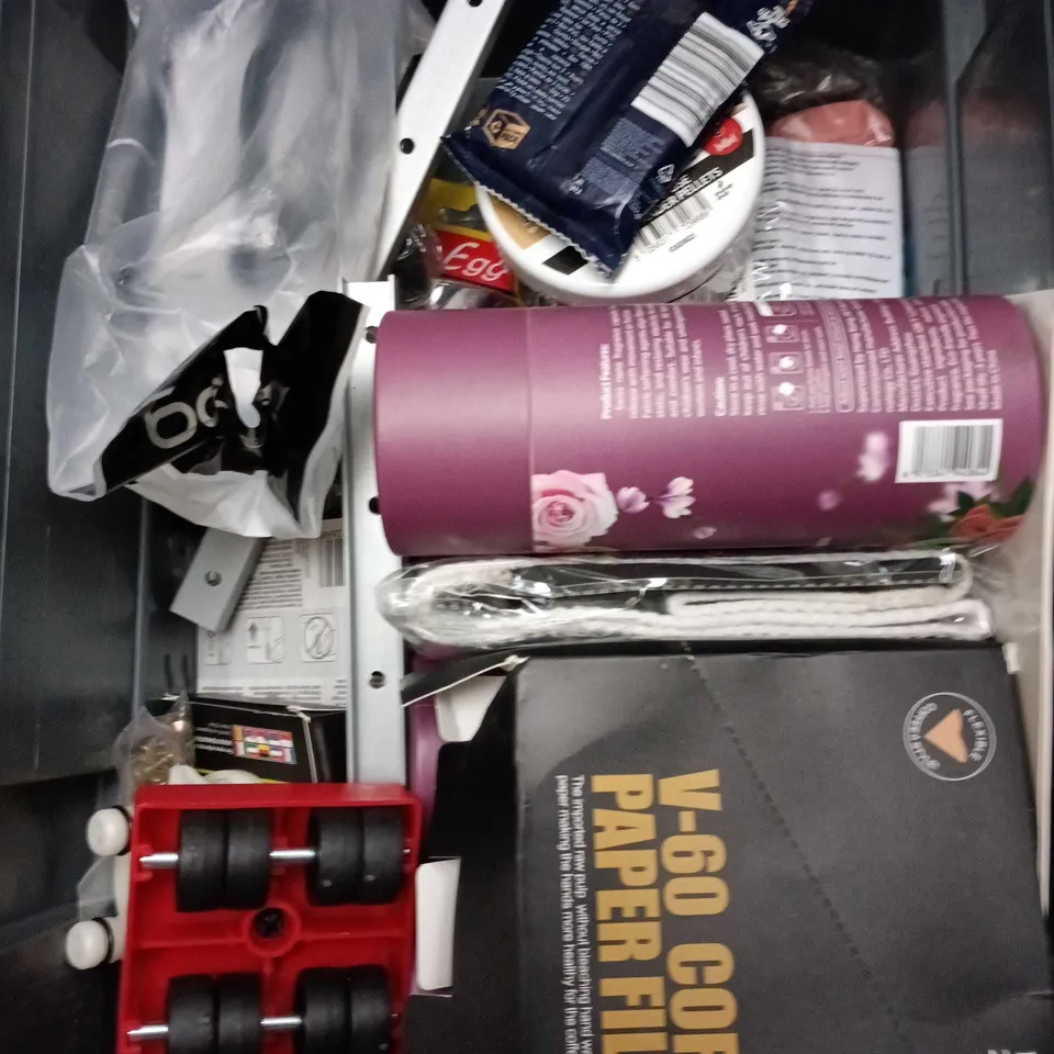APPROXIMATELY 15 ASSORTED HOUSEHOLD ITEMS TO INCLUDE ADVANTA SOFT HOOKABLE PELLETS, SCENT BOOSTER BEADS AND HELIX ERASER
