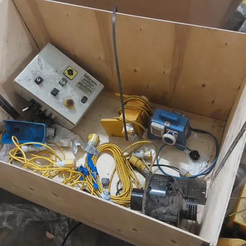 PALLET CONTAINING ASSORTED ELECTRICAL TOOLS AND POWER LEADS