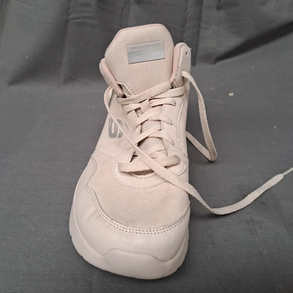 PAIR OF SKECHERS SHOES IN CREAM UK SIZE 7
