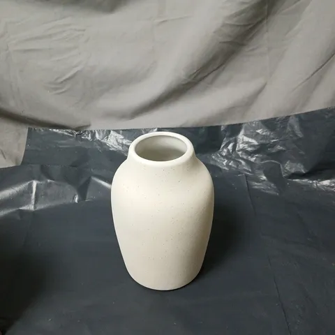 PORCER CERAMIC VASE – WHITE SPECKLED WITH ORIGINAL BOX