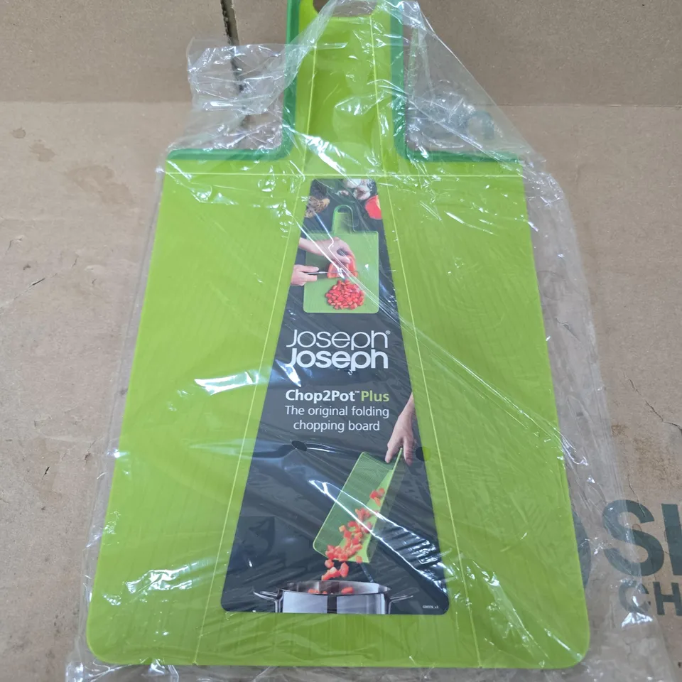 JOSEPH JOSEPH CHOP2POT PLUS FOLDING CHOPPING BOARD - GREEN