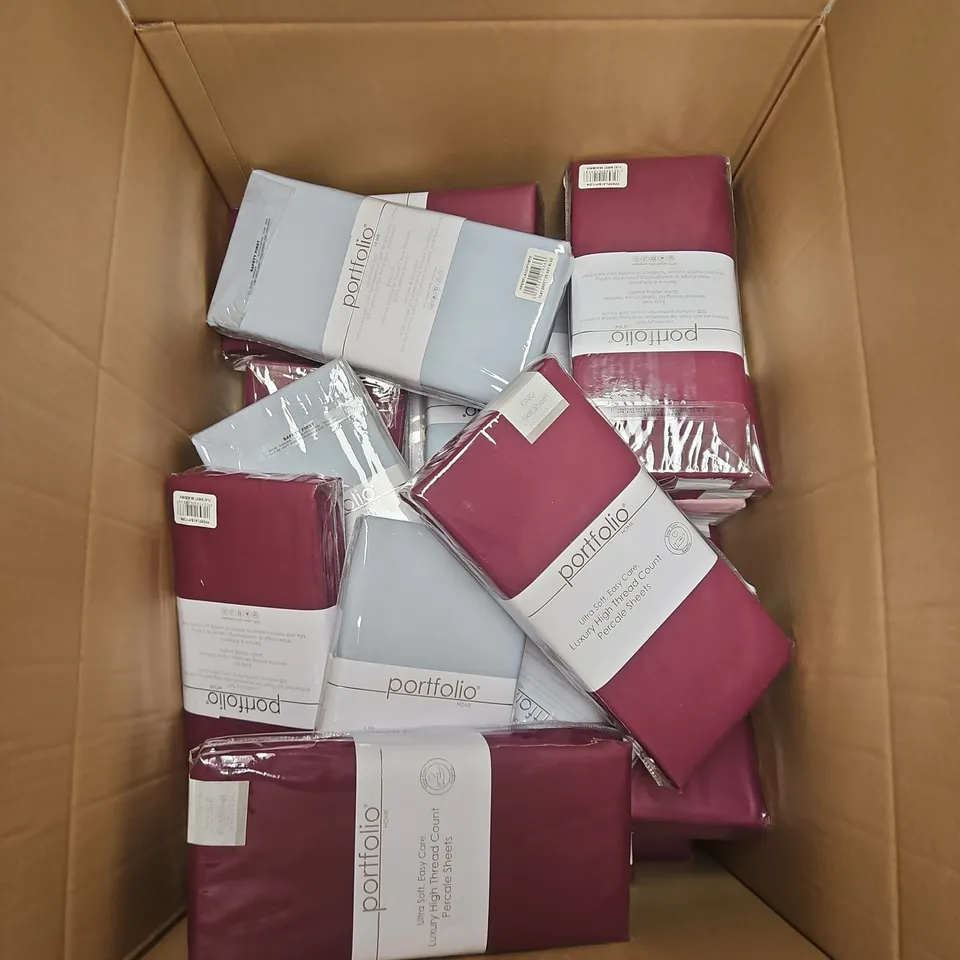 LARGE BOX OF APPROXIMATELY 20 ASSORTED BED SHEETS IN VARIOUS SIZES