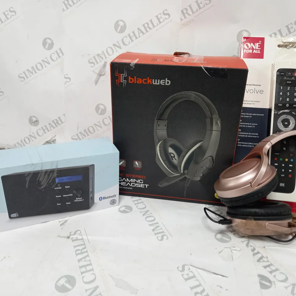 BOX OF APPROXIMATELY 15 ASSORTED ELECTRICALS TO INCLUDE BLACKWEB PC STEREO GAMING HEADSET, ONE FOR ALL REMOTE, DAB+/FM RADIO, ETC