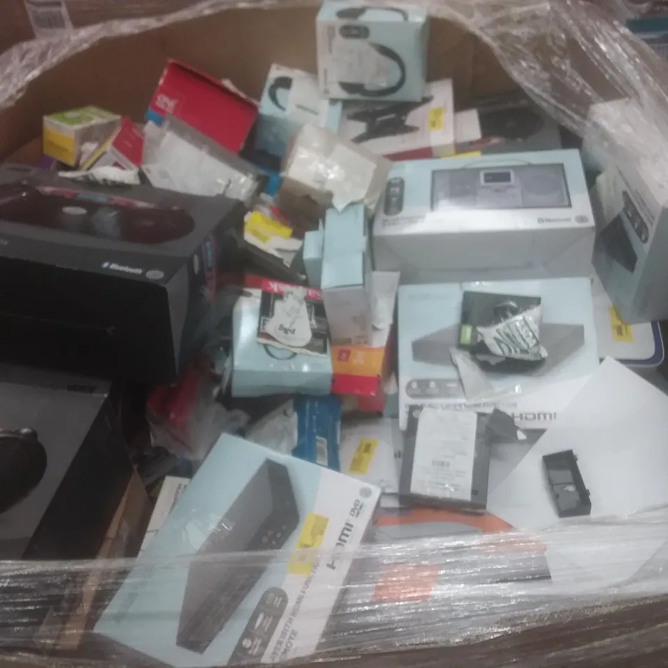 PALLET OF LARGE AMOUNT OF ASSORTED PRODUCTS TO INCLUDE PRINTERS, BOOMBOXES, AND HEADPHONES ETC