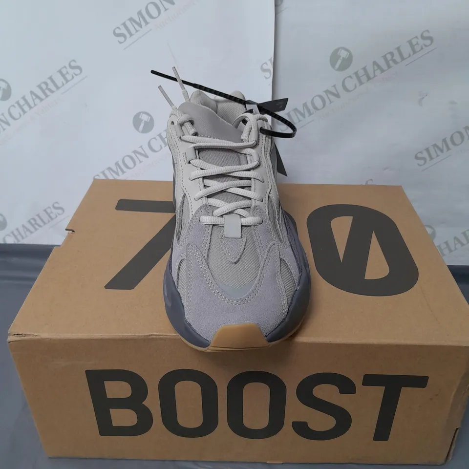 ADIDAS YEEZY BOOST 700 V2 MENS GREY TRAINERS SIZE 8