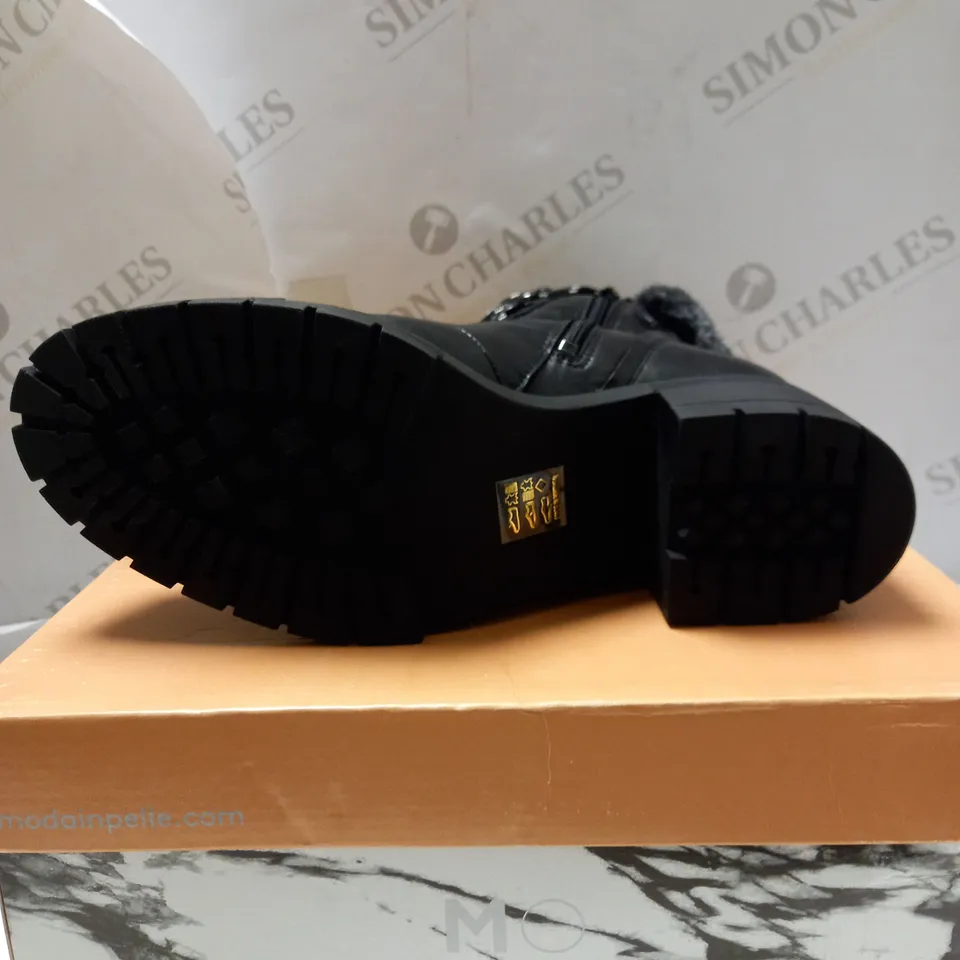 MODA IN PELLE BLACK CHARLOTTE HIKING BOOTS - SIZE 7