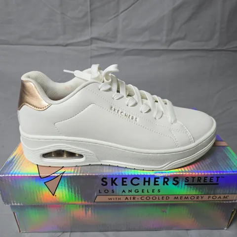 SKECHERS STREET LOS ANGELES WHITE SNEAKERS (UK 6)– AIR-COOLED MEMORY FOAM (BOXED)