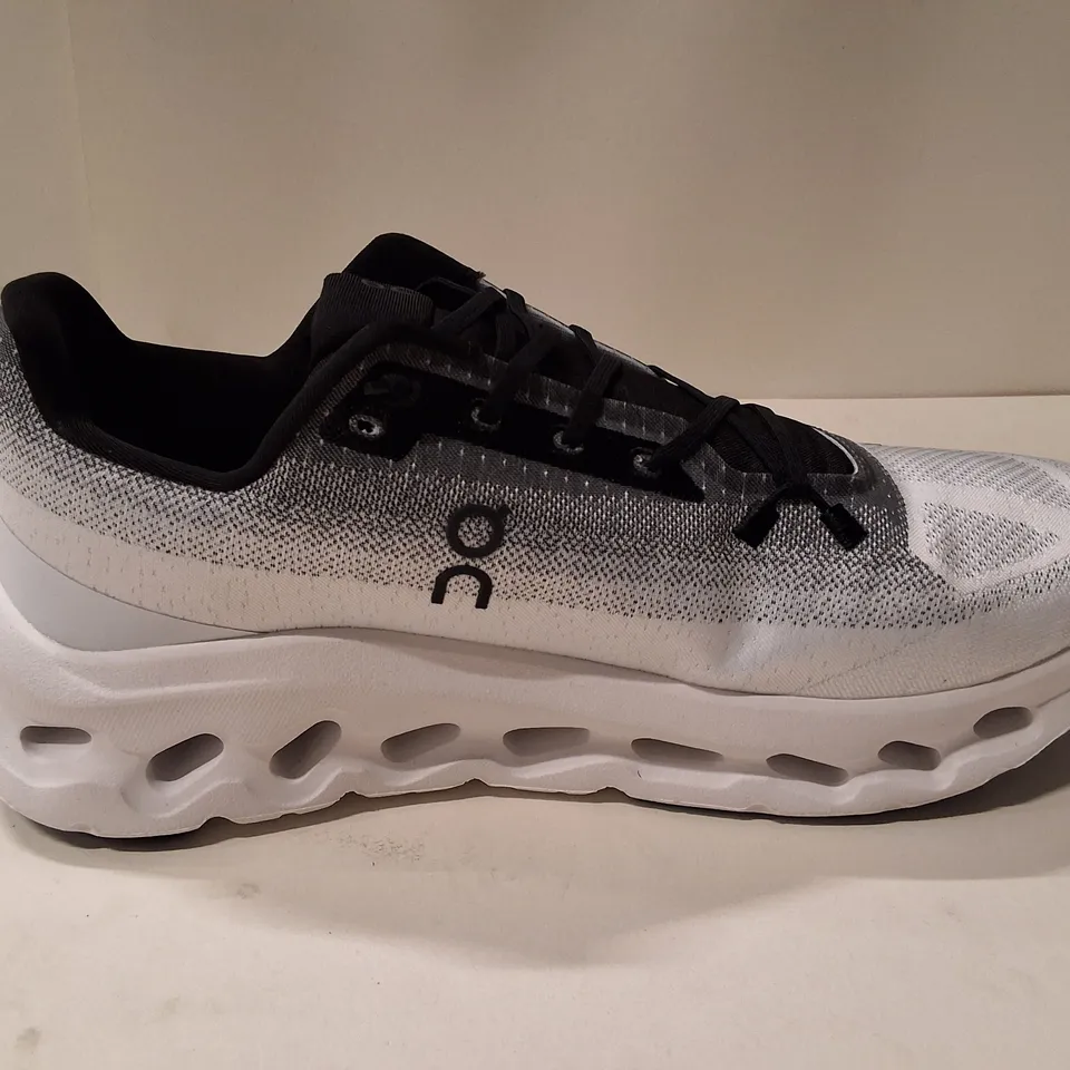 ON RUNNING CLOUD TILT TRAINERS – UK 10.5 (US 11, EU 45) WHITE/GRAY