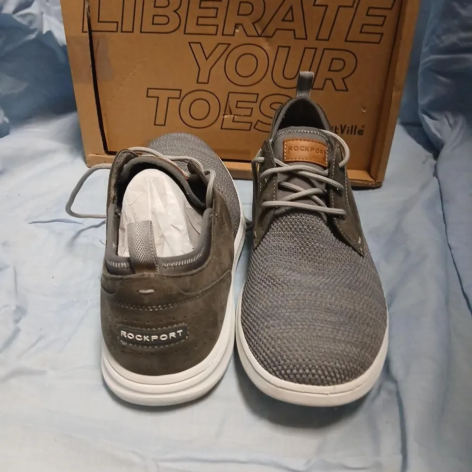 ROCKPORT MEN'S CH4928 KNIT LEATHER-UPPER SNEAKERS – GREY, US 10 / UK 9.5 / EUR 44