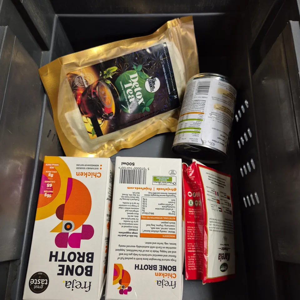 APPROXIMATELY 15 ASSORTED FOOD AND DRINK PRODUCTS TO INCLUDE - NAKD PEANUT DELIGHT BARS - FREJA BONE BROTH - JOLLY RANCHERS - ETC