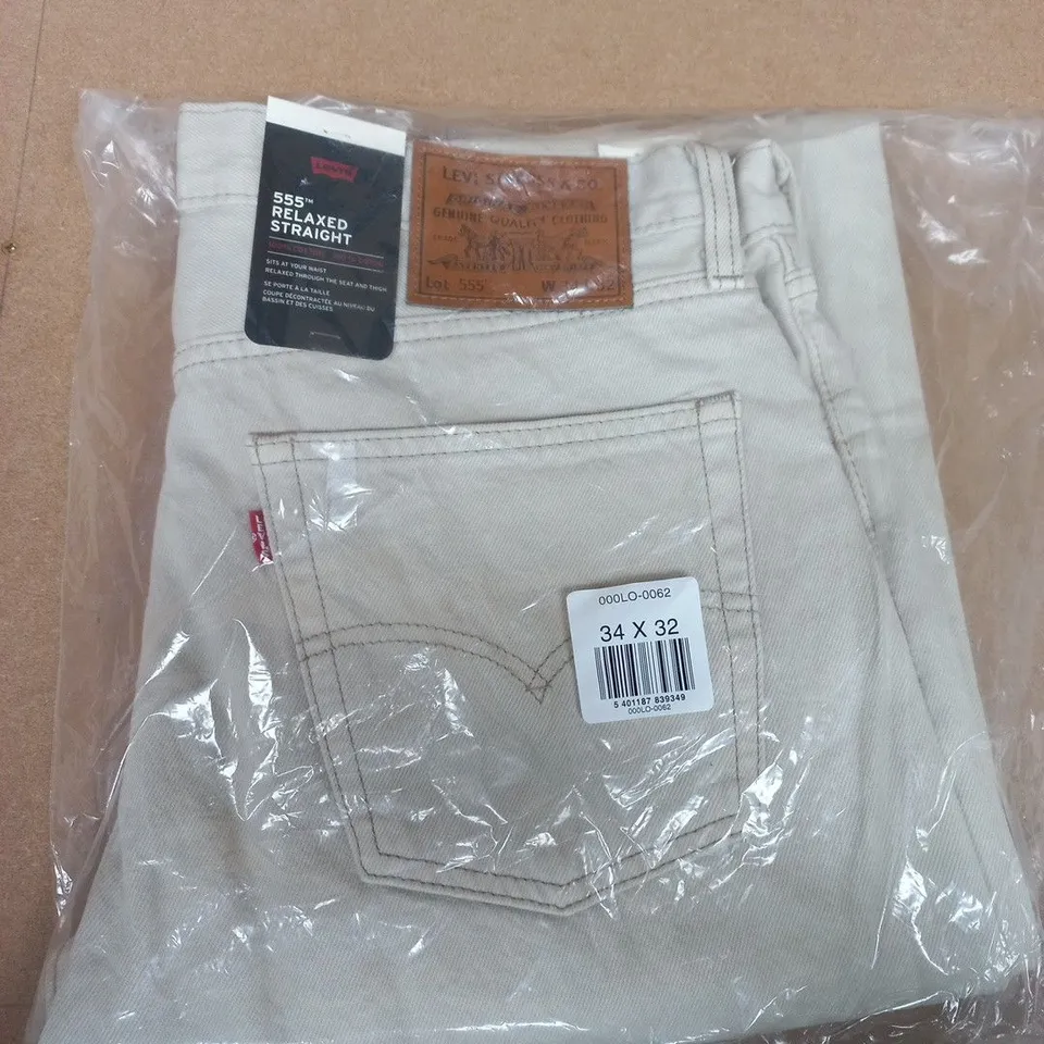 LEVI'S 555 RELAXED STRAIGHT JEANS – LIGHT WASH DENIM, MEN'S 34X32