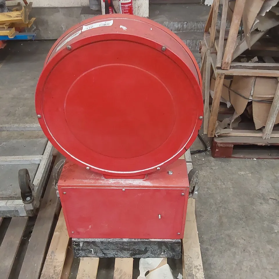 AVERY COMMERCIAL LARGE AVERAGE WEIGHING SCALE