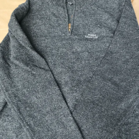 WEIRD FISH HALF-ZIP FLEECE JUMPER IN NAVY SIZE LARGE