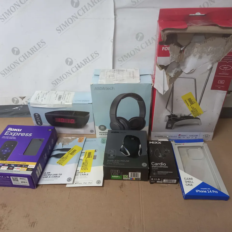 BOX OF ASSORTED ELECTRICAL ITEMS TOO INCLUDE EARPHONES SPEAKERS AND REMOTES 